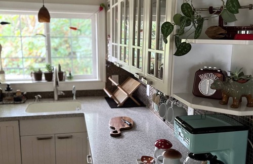 Hobart Cottage | Charming 2-Bedroom River Cottage With Cedar River Trail Access in Maple Valley
