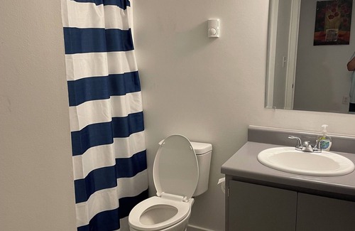 Marble Hill Apartment | Charming 2-bedroom apartment in fabulous Marble Hill with AC