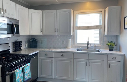 Margate City House | Charming 2-bedroom bungalow in beautiful Margate just blocks from the beach!