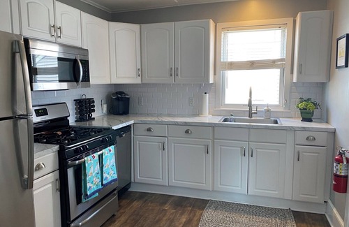 Margate City House | Charming 2-bedroom bungalow in beautiful Margate just blocks from the beach!
