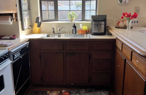 Midway City House | Charming 2-bedroom house in Disneyland SoCal Midway City