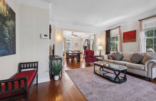 Leonidas House | Charming 2-bedroom house with WiFi, AC in lively New Orleans