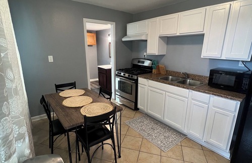 Saint Claude Apartment | Charming 2-bedroom apartment with AC, WiFi in marvelous New Orleans