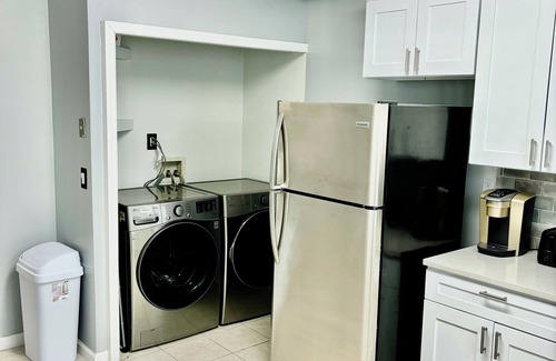 North Bergen Apartment | Charming 2-bedroom apartment in cool North Bergen with WiFi, AC