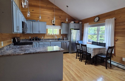 North Haven Cottage | Charming 2-bedroom cottage in lovely North Haven Maine with AC