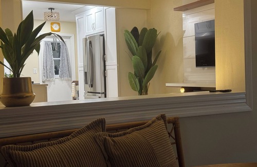 Ormond Beach House | Charming 2-bedroom bungalow with AC, WiFi in peaceful Ormond By The Sea