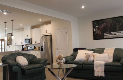 Owings Mills Condo | Charming 2-bedroom condo with fitness room and AC in Owings Mills