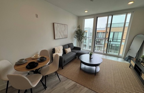 Olde Kensington Apartment | Charming 2-bedroom apartment with WiFi, AC in lovely Philadelphia