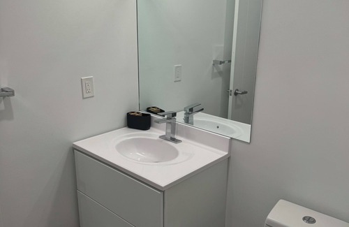 Olde Kensington Apartment | Charming 2-bedroom apartment with WiFi, AC in lovely Philadelphia