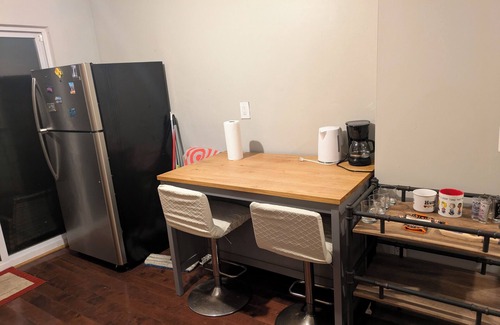 Point Breeze House | Charming 2-bedroom townhome with WiFi, AC in vibrant Philadelphia