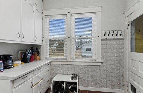 Port Edwards House | Charming 2-bedroom house in pleasant Port Edwards with WiFi, AC