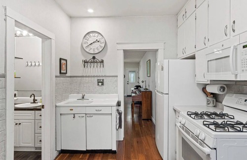 Port Edwards House | Charming 2-bedroom house in pleasant Port Edwards with WiFi, AC