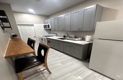 Poughkeepsie Apartment | Charming 2-bedroom apartment with AC, WiFi in superb Poughkeepsie