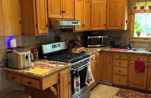 Rock Stream House | Charming 2-bedroom vacation home 17 minutes from Watkins Glen International