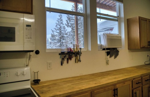 St. Maries House | Charming 2-bedroom barn in Saint Maries with AC, fitness room, WiFi