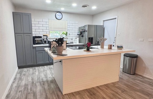 West San Antonio House | Charming 2-bedroom house in marvelous San Antonio