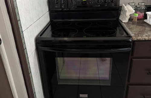 Schenectady Apartment | Charming 2-bedroom apartment in wonderful Schenectady with AC