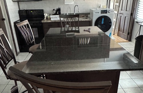 Schenectady Apartment | Charming 2-bedroom apartment in wonderful Schenectady with AC