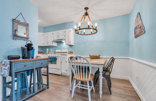 Ortley Beach Condo | Charming 2-bedroom condo in Seaside Park, one block from the beach