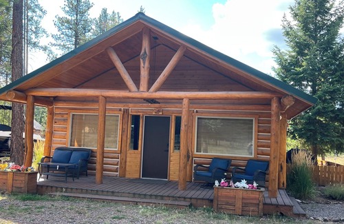 Seeley Lake Cabin | Charming 2-bedroom cabin with bonus loft, pet-friendly in Seeley Lake