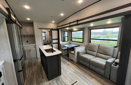 South Haven House | Charming 2-bedroom RV in terrific South Haven with WiFi, AC