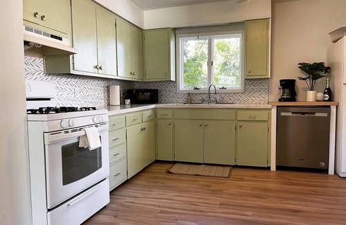 South Haven House | Charming 2-bedroom home in quiet area, fenced in backyard, and walk downtown