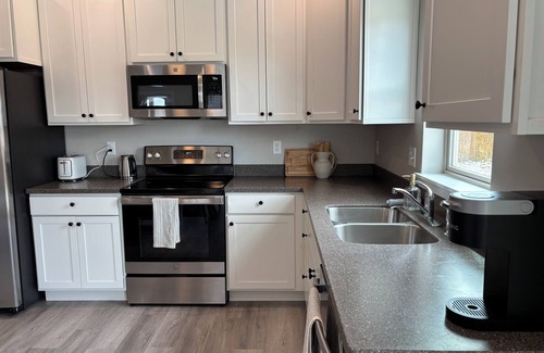 Stevensville House | Charming 2-bedroom house in Stevensville with AC, WiFi