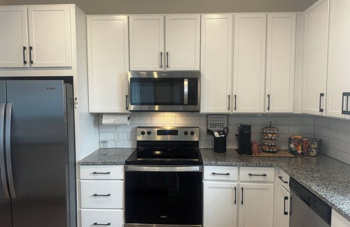 Summerville Apartment | Charming 2-bedroom apartment in Summerville with WiFi and AC