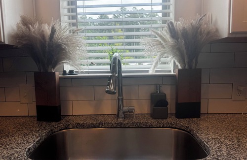 Summerville Apartment | Charming 2-bedroom apartment in Summerville with WiFi and AC