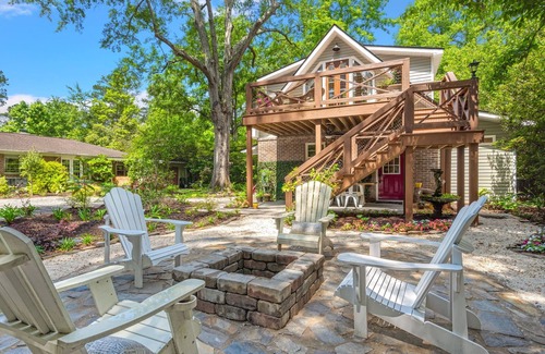 Summerville Cottage | Charming 2-bedroom cottage within walking distance of Downtown Summerville!