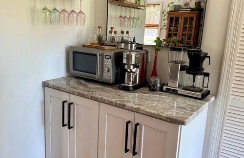 Sylvan Lake House | Charming 2-bedroom house in beach community