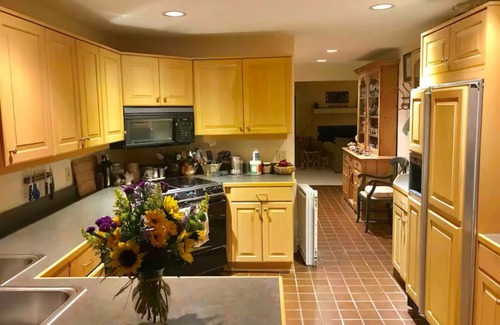 Tallahassee House | Charming 2-bedroom house with privacy and a tranquil wooded view