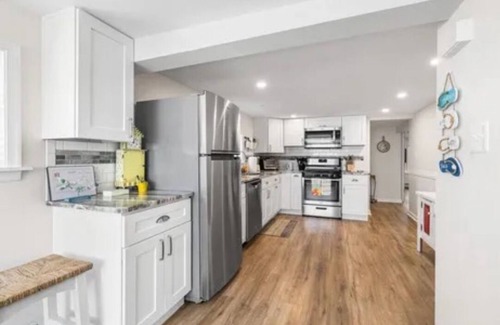 Ventnor City Apartment | Charming 2-bedroom apartment with AC, WiFi in peaceful Ventnor City