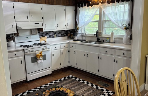 Water Valley House | Charming 2-bedroom house with WiFi, HVAC in awesome Water Valley