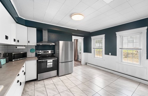 West Warwick Apartment | Charming 2-bedroom apartment near Providence