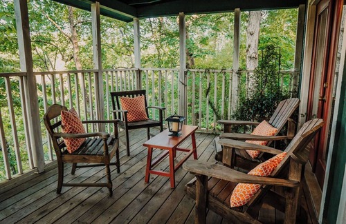 Westminster Cottage | Charming 2-bedroom cottage in a wooded setting sitting high above Chauga River
