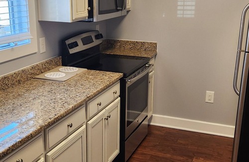Lackey Condo | Charming 2-bedroom condo in quaint Williamsburg with fitness room, WiFi
