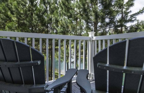 Lackey Cottage | Charming 2-bedroom cottage with AC, fitness room, WiFi in welcoming Williamsburg