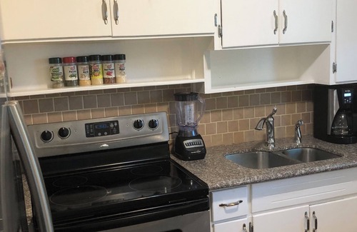 Winter Park Apartment | Charming 2-bedroom apartment with AC and WiFi in enchanting Winter Park