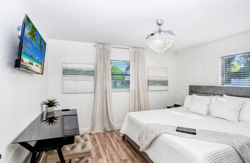 Downtown Zephyrhills House | Charming 2-bedroom house in Zephyrhills, FL