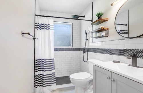 Downtown Zephyrhills House | Charming 2-bedroom house in Zephyrhills, FL