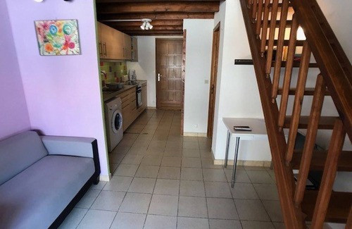 La Franqui Villa | Charming 2-Bedroom Villa with Terrace, Parking, 600m from Beach, Sleeps 5 - La Franqui