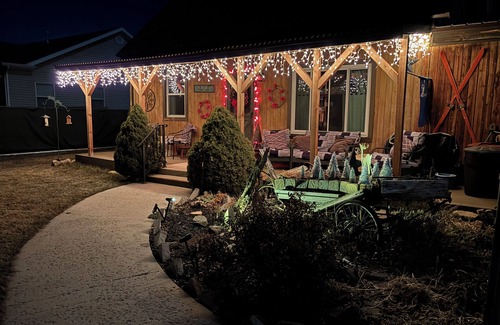 Heber Cottage | Charming 2-bedroom Vintage 1921 Cottage w/Mountain Views in lovely Heber City!