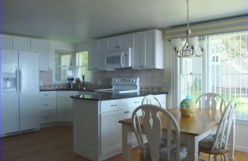 Brussels Cottage | Charming 2-bedroom waterfront cottage in Southern Door on a quiet country lane