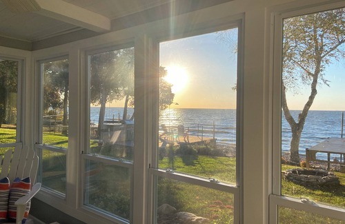 Brussels Cottage | Charming 2-bedroom waterfront cottage in Southern Door on a quiet country lane
