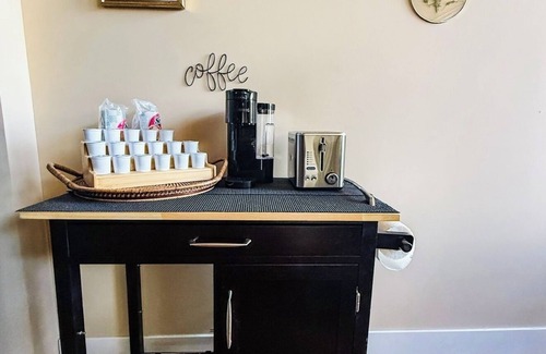 Jonesboro House | Charming 2-bedroom with AC, WiFi in lovely Jonesboro