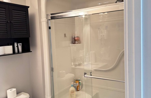 Fort Gary House | Charming 2-bedroom with WiFi, AC in fabulous Winnipeg