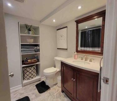 Lakeview Apartment | Charming 2 bedroom with Private Entrance