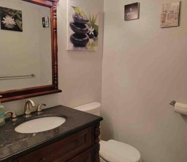 Lakeview Apartment | Charming 2 bedroom with Private Entrance