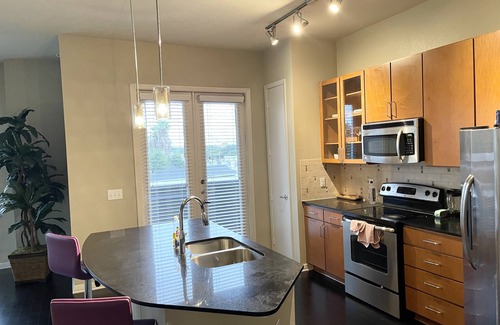 Uptown House | Charming 2 bedrooms/2Baths close to everything